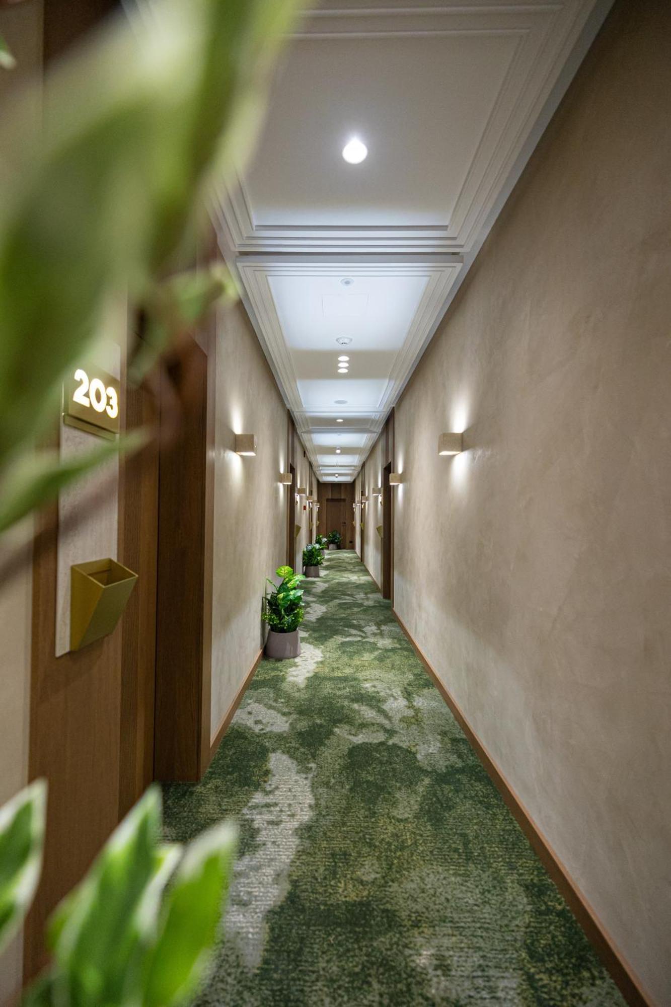 Sazani Hotel 4*