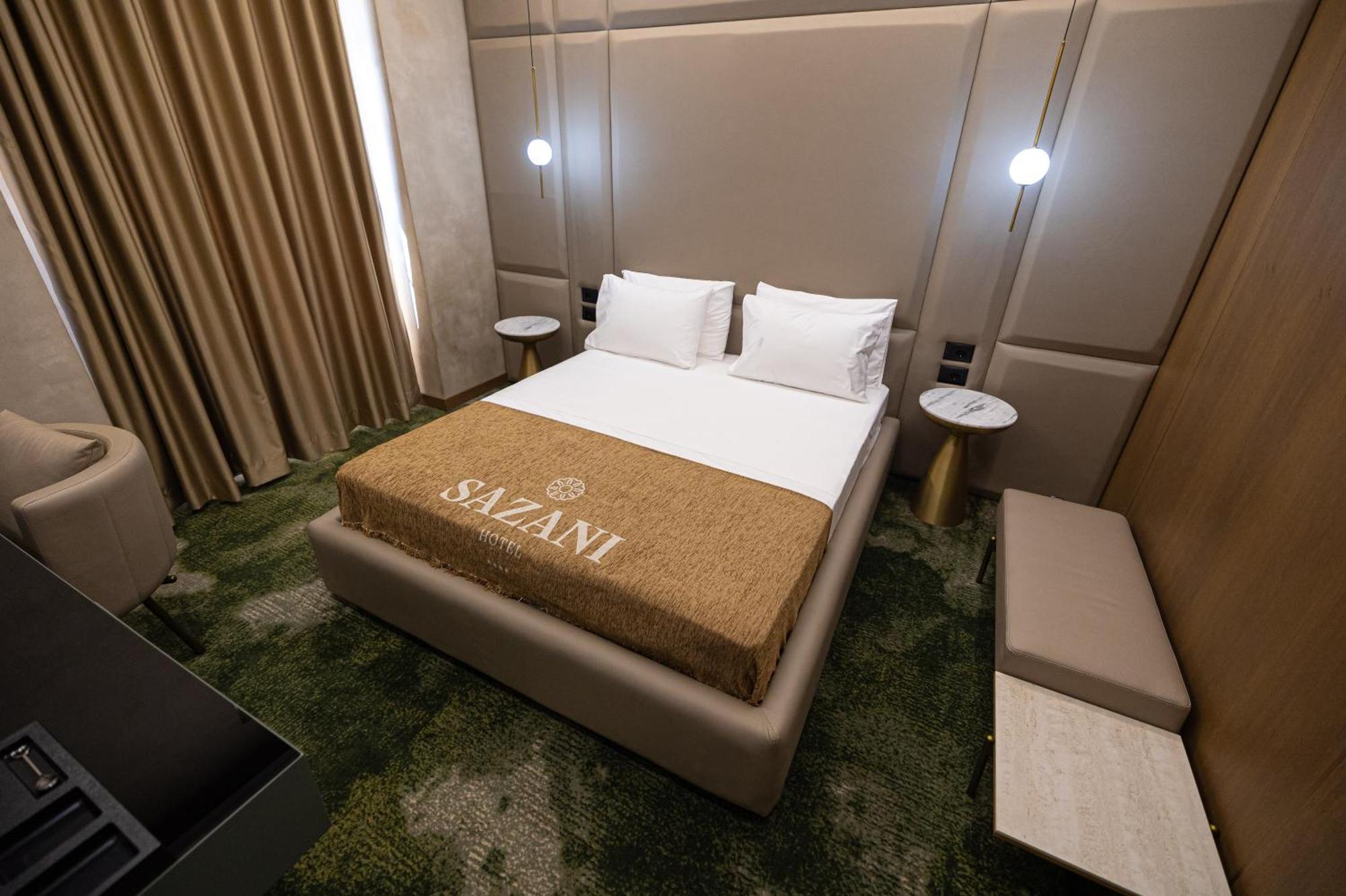 Sazani 4*